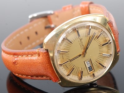 Lot 392 - A gent's Accurist gilt metal cased wristwatch,...