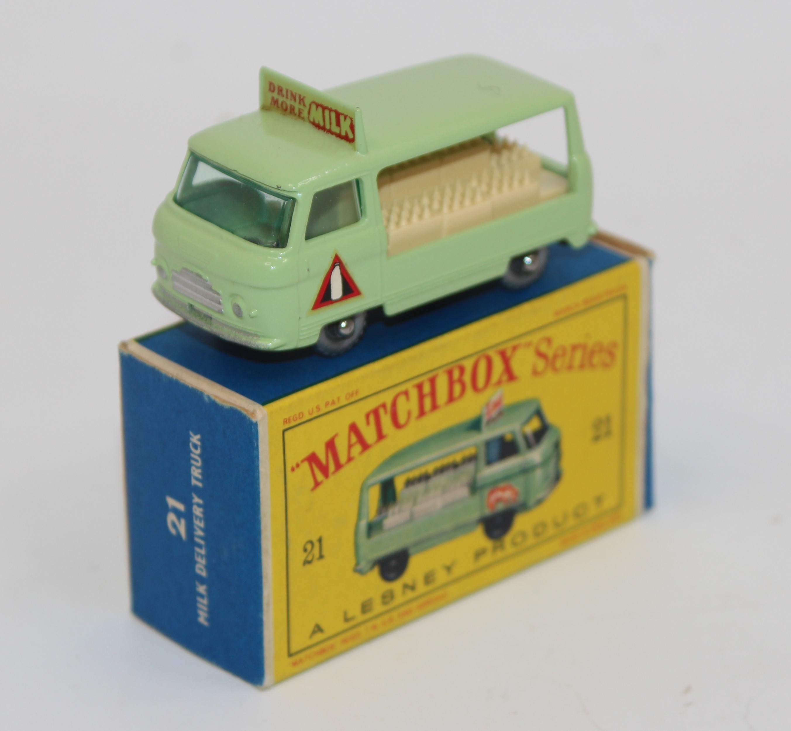 Vintage Lesney Matchbox No.21 Commer Milk Float Delivery