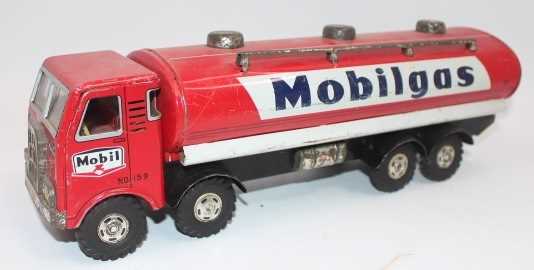 Lot 1026 - Horikawa No.194 Mobilgas Tanker comprising of...