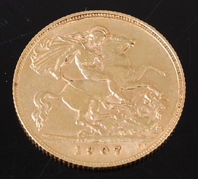 Lot 2055 - Great Britain, 1907 gold half sovereign,...