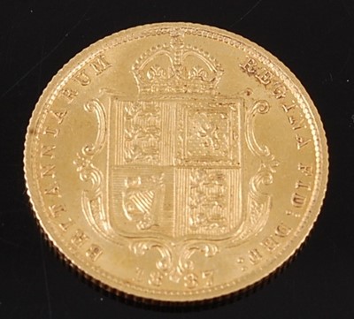 Lot 2062 - Great Britain, 1887 gold half sovereign,...