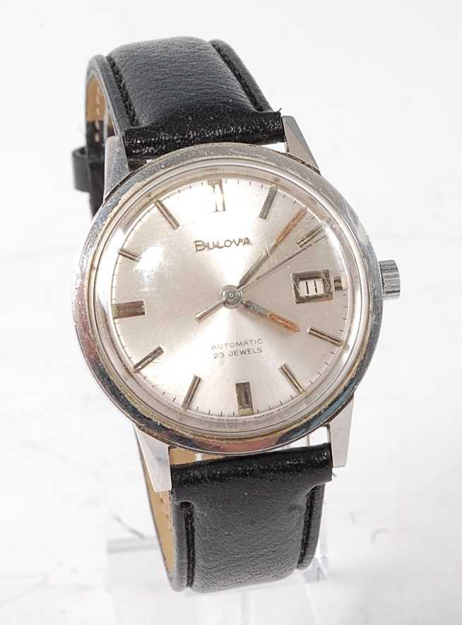 Lot 2722 - A Bulova gent's steel cased automatic wrist...