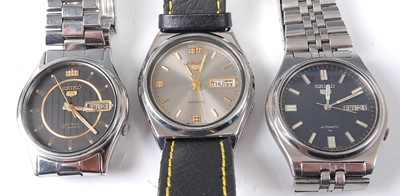 Lot 2746 - A gent's Seiko Sport steel cased automatic...