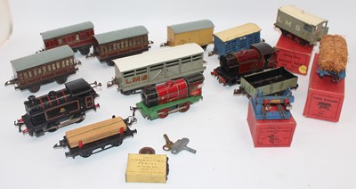 Lot 126 - Tray of Hornby 0 items, all playworn. Type 40...