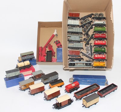Lot 457 - Approx 39 Hornby Dublo wagons, most with metal...