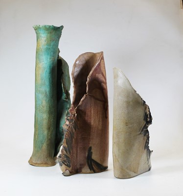 Lot 39 - Berthe Wallis (1936-2019) - a Studio pottery...