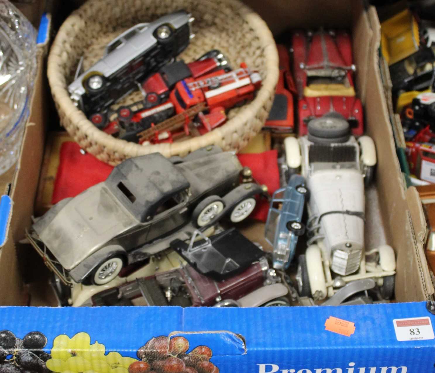 Lot 83 - A box containing various diecast and plastic...