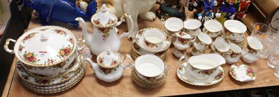 Lot 106 - A collection of Royal Albert Old Country Roses...