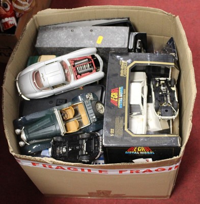 Lot 173 - A collection of various diecast model vehicles...