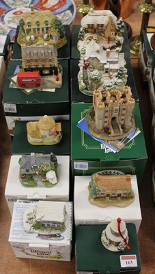 Lot 163 - A collection of ten Lilliput Lane models, to...