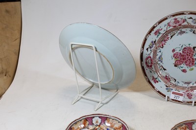 Lot 227 - A 19th century Chinese blue & white porcelain...