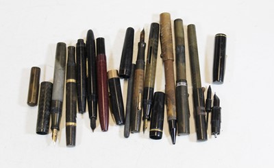 Lot 317 - A collection of miscellaneous fountain pens,...