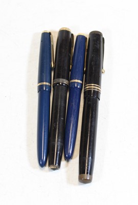 Lot 318 - A Parker Duofold fountain pen having a 14ct...