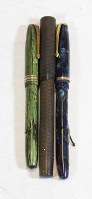 Lot 324 - A Conway Stewart fountain pen having 14ct gold...