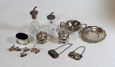 Lot 349 - A collection of miscellaneous items, to...