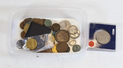 Lot 364 - A small collection of miscellaneous coins, to...