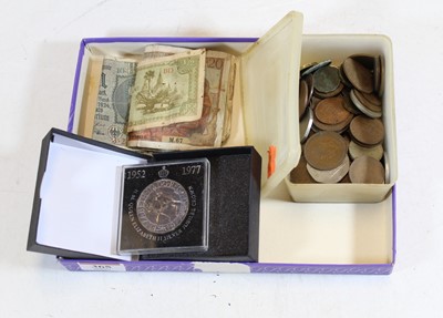 Lot 365 - A small collection of coins and notes, to...