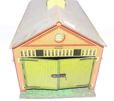 Lot 175 - Mid 1930's Hornby no. 2 engine shed, green...