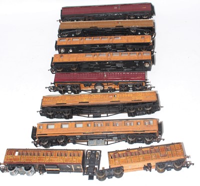 Lot 477 - A variety of 9 coaches, all LNER style:- pair...