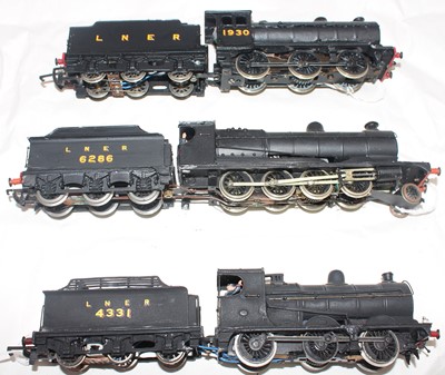 Lot 485 - Three kit built LNER black loco and tenders:-...