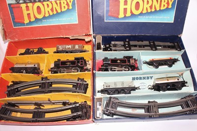 Lot 188 - Two Hornby 'O' sets: 1954-8 No 40 tank goods...
