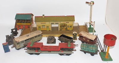 Lot 206 - Tray containing variety of items:- Hornby 1939-...
