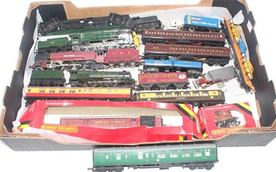 Lot 499 - Tray of 00 gauge items:- 3 locos: Evening Star,...