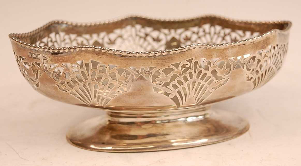 Lot 3059 - A Walker & Hall silver footed bowl, of shaped...