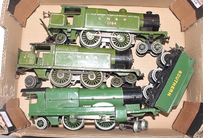 Lot 218 - Small tray containing 3 x Hornby 4-4-2...