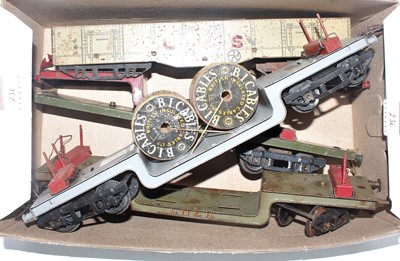 Lot 236 - Shoebox containing:- 5 Hornby bogie wagons:-...