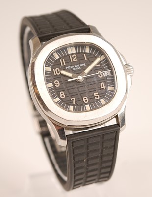 Lot 3160 - A gent's Patek Philippe Aquanaut stainless...