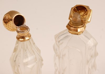 Lot 3186 - An early 19th century cut glass scent bottle,...