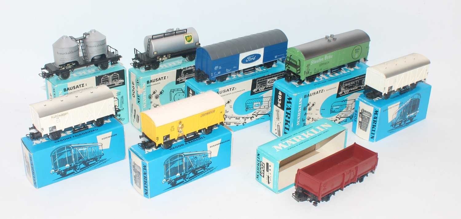Lot 367 - Marklin HO goods wagons:- 4937 Ford longwheel...