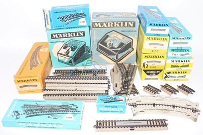 Lot 378 - Marklin HO items including 6177 and 6511...