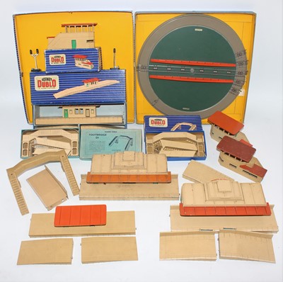 Lot 391 - Large plastic crate containing Hornby Dublo...