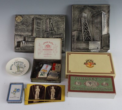 Lot 2070 - A collection of miscellaneous items all...