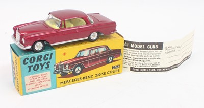 Lot 1067 - Corgi Toys No 253 Mercedes Benz 220 SE Coupe...