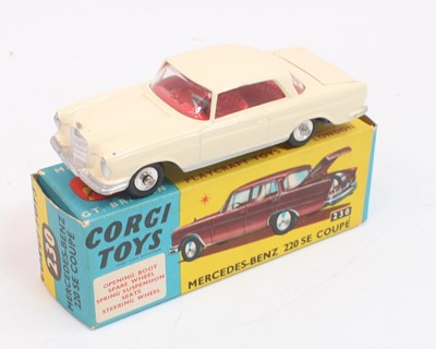 Lot 1068 - Corgi Toys No 230 Mercedes Benz 220 SE Coupe...