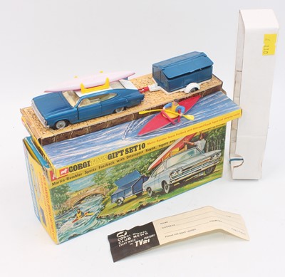 Lot 1103 - A Corgi Toys Gift Set No.10 Marlin Rambler...