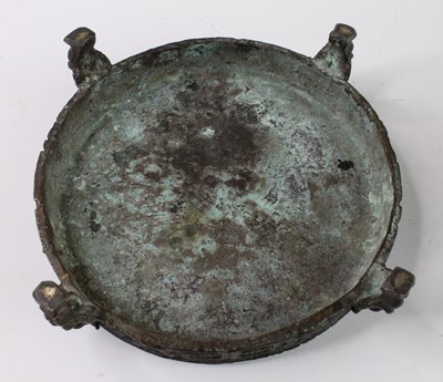 Lot 251 - * A Chinese cast bronze box of Archaic form,...