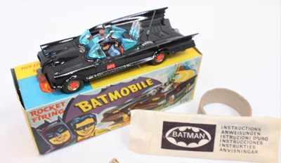 Lot 1118 - A Corgi Toys 1st issue 267 Batmobile without...