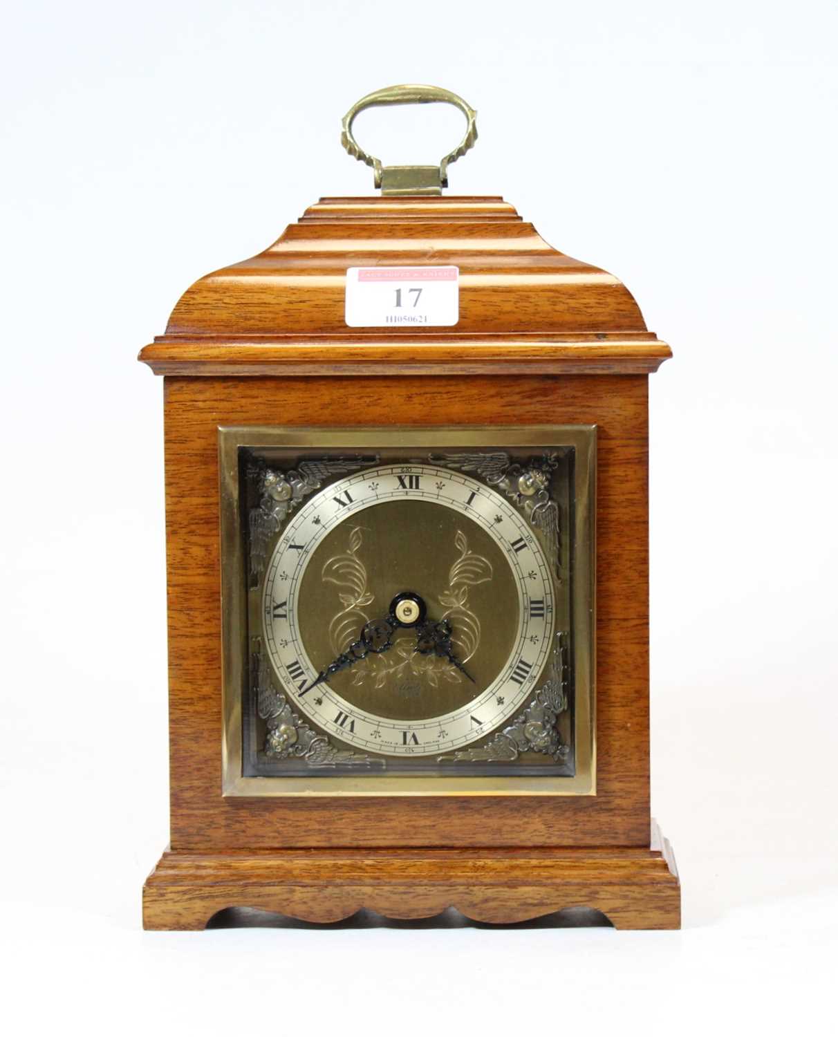 Lot 17 - A 20th century mahogany cased mantel clock, in...