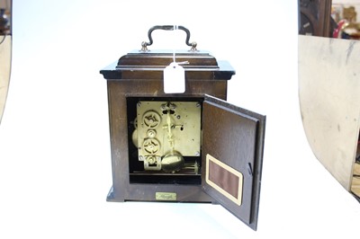 Lot 32 - A 20th century eight-day mantel clock, in the...