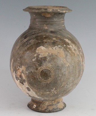 Lot 277 - * A Chinese glazed pottery cocoon vase, the...