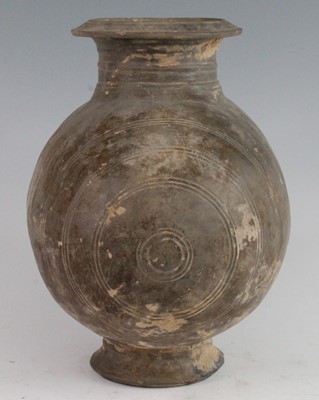 Lot 277 - * A Chinese glazed pottery cocoon vase, the...