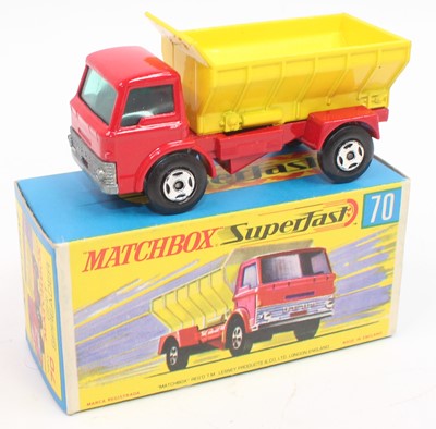 Lot 1221 - A Matchbox No.70 superfast Ford grit truck in...