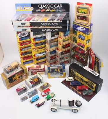 Lot 2001 - A large group of modern issue mixed diecast...