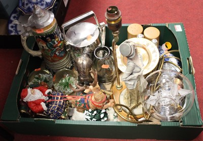 Lot 185 - A box of miscellaneous items, to include...
