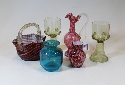 Lot 227 - A small collection of glassware to include...