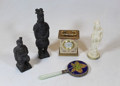 Lot 237 - A small collection of miscellaneous items to...